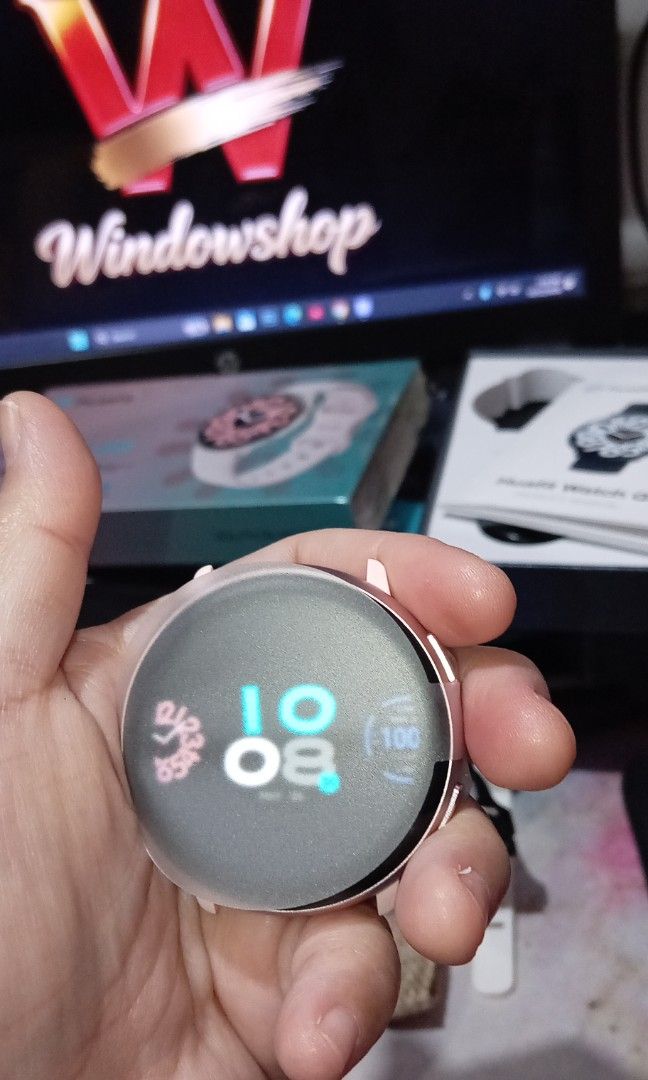 Huafit Q5 (Category: Wearables & Smart Watches) located in Makati City. Submitted by jkulit (Listing ID 1467845674, Image 3). Description: The Aolon Huafit Q5 is an entry-level, ultra-slim, and lightweight smartwatch released under Aolon's genuine sub-brand, Huafit. Designed to balance business and sports styles, it offers robust activity tracking and smart connectivity at a budget-friendly price point..