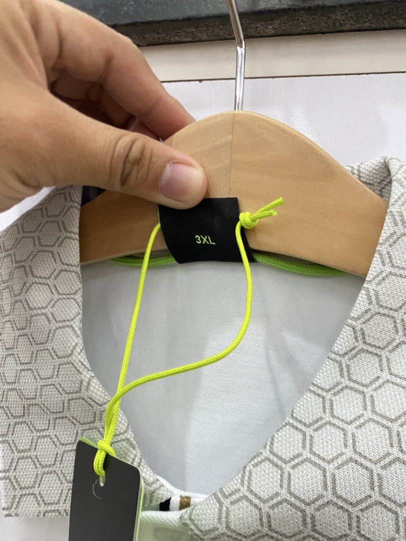 Hugo Boss (Category: Formal Shirts) located in Bago City. Submitted by thrifthunt.6101 (Listing ID 1467942877, Image 3). Description: Hugo Boss Size 3xl on tag but dimensions 22/30 only Brandnew 10/10.