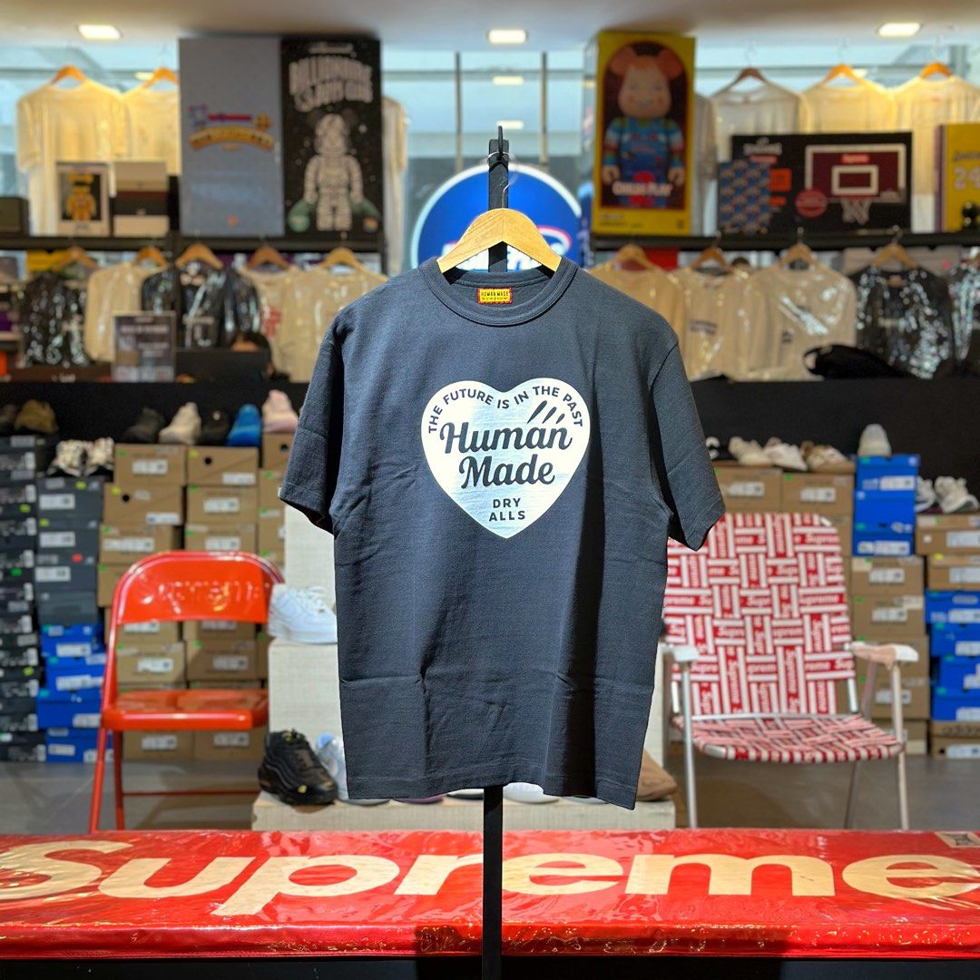 Human Made Graphic T-Shirt Black (HM32TE019) Large (Category: Tshirts & Polo Shirts ) located in Quezon City. Submitted by inside_plug (Listing ID 1467924521, Image 1). Description: For Sale Human Made Graphic T-Shirt Black (HM32TE019) Large Brandnew Dm us to purchase.