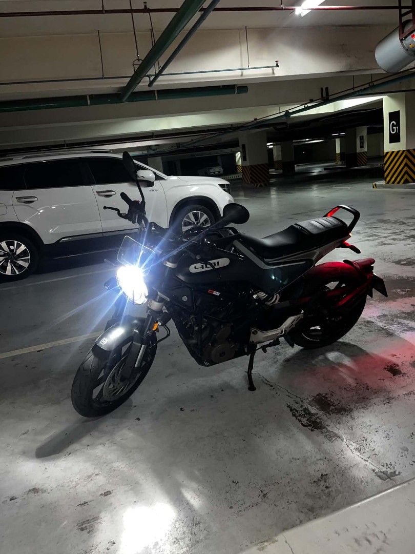 Husqvarna Svartpilen 401 (Category: Motorbikes for Sale) located in Taguig. Submitted by Sai100 (Listing ID 1467912029, Image 3). Description: Husqvarna Svartpilen 401 2021 Year model Registered 2026 25km Odo Modifications Orion Exhaust System (₱20k) Fuel Lite X The rest is stock (Isasama yung stock exhaust) 2nd owner newly registered Asking Price ₱180,000.