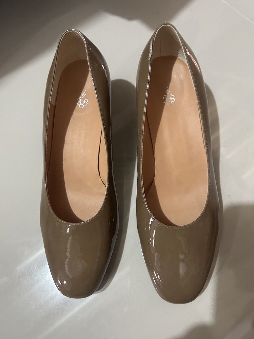 i 288 taupe pumps (Category: Heels) located in Cavite. Submitted by cecitrifthshop (Listing ID 1467887502, Image 1). Description: a pair of glossy beige or taupe patent leather pumps size 23 1/2 in good condition..