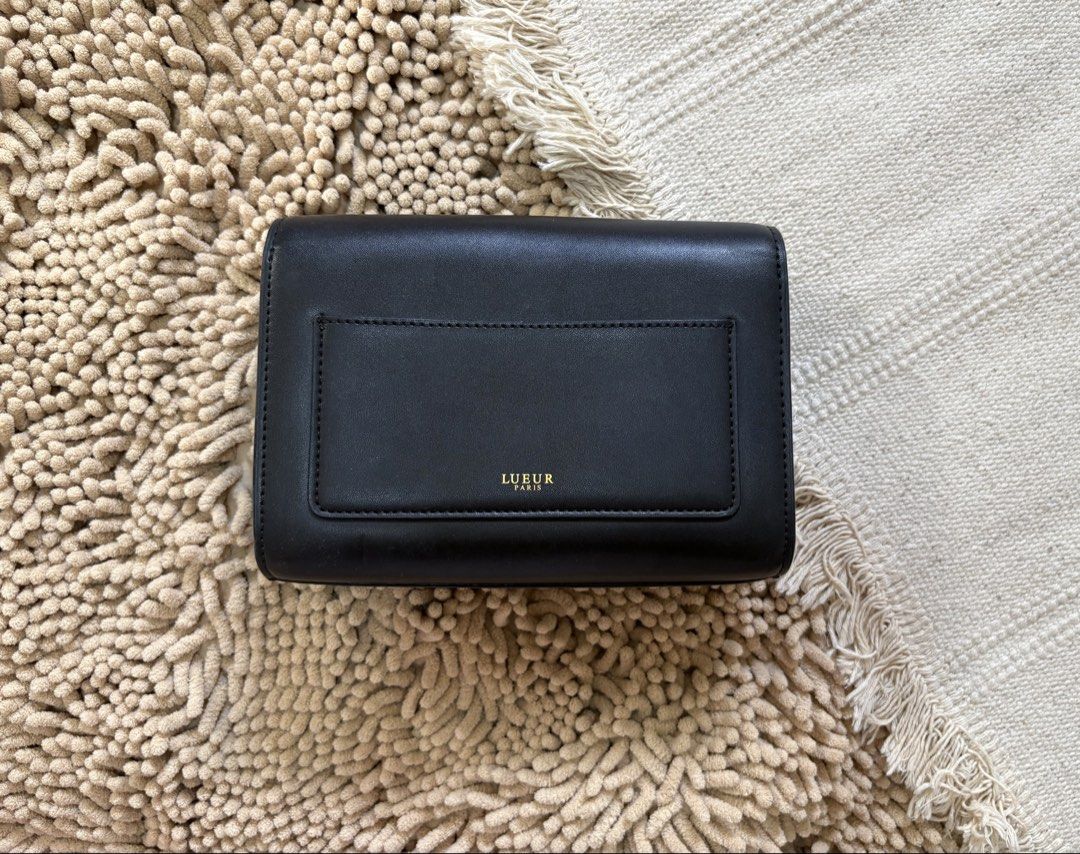 Imported LUEUR Paris Sling Bag (Category: Cross-body Bags) located in Quezon City. Submitted by heartshop.ph (Listing ID 1468056172, Image 2). Description: Pre-loved from korea Box type bag Sturdy Genuine Leather bag Asa 10k to when u buy a brand new For reference last 2 photos.
