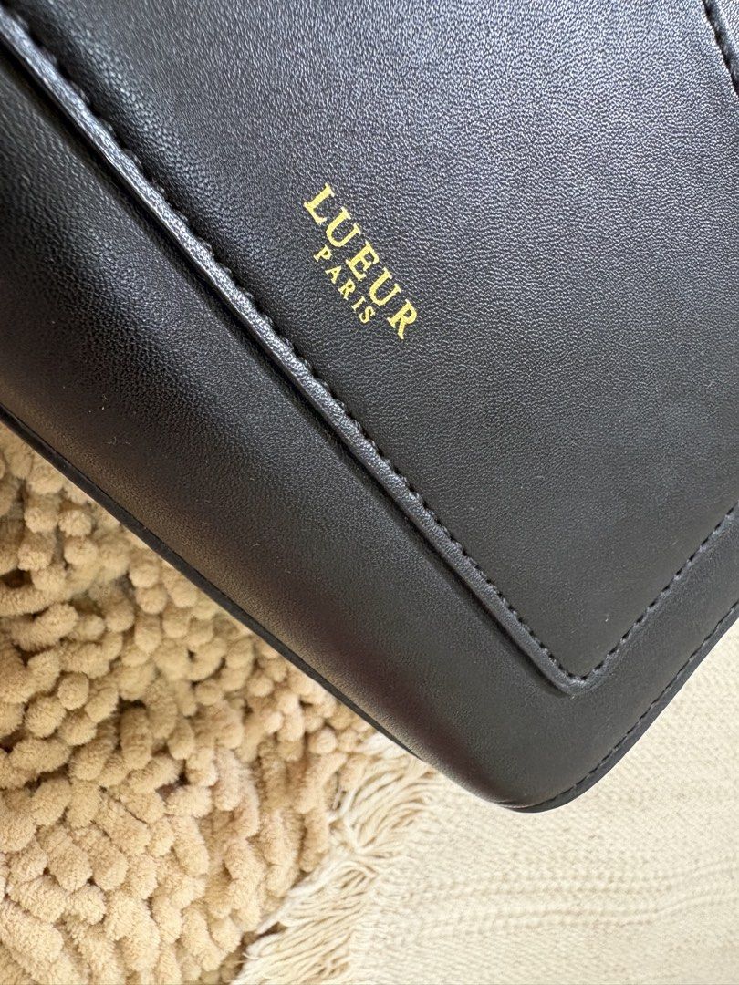 Imported LUEUR Paris Sling Bag (Category: Cross-body Bags) located in Quezon City. Submitted by heartshop.ph (Listing ID 1468056172, Image 3). Description: Pre-loved from korea Box type bag Sturdy Genuine Leather bag Asa 10k to when u buy a brand new For reference last 2 photos.