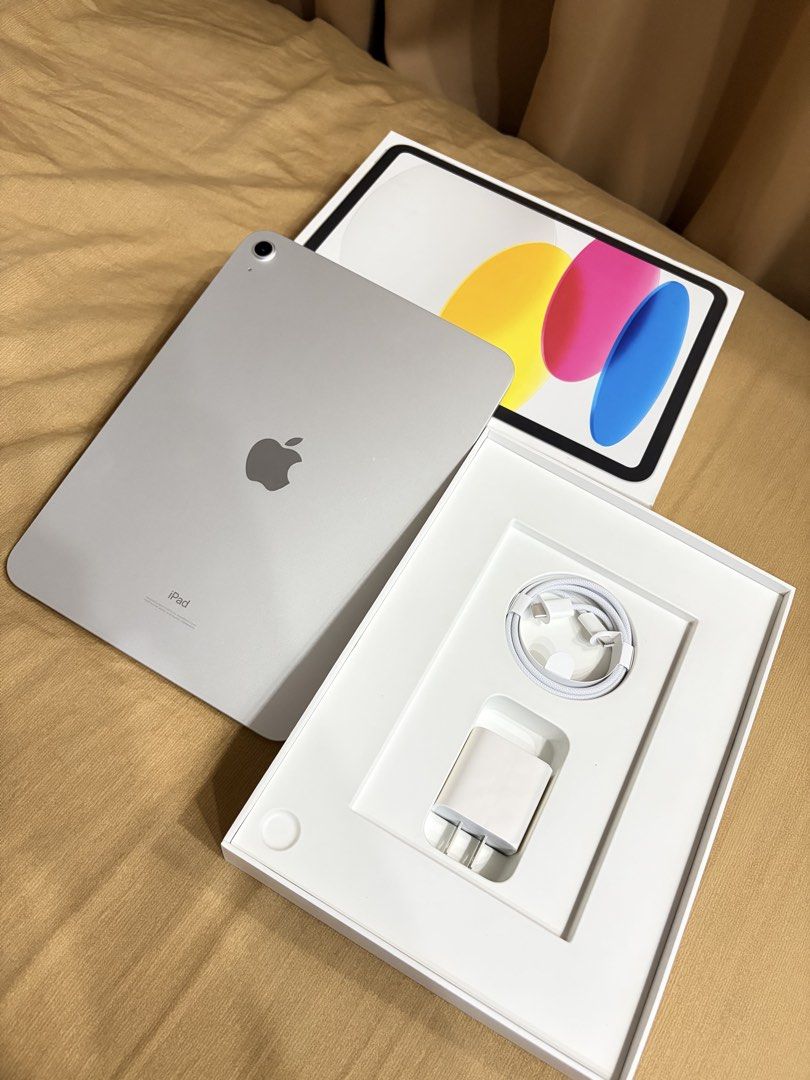 iPad 10th Gen 256gb (Category: iPad) located in Manila. Submitted by camsie09p (Listing ID 1467908043, Image 1). Description: iPad 10th gen 256gb Silver WIFI With box and unused charger (complete set) Free bluetooth keyboard Bought from powermac Feb 2025 No scratches (di masyado nagagamit) Good as new RFS: upgrading to Macbook .