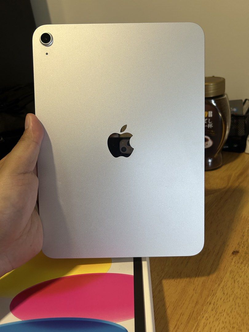iPad 11th Generation - Silver (Category: iPad) located in Quezon City. Submitted by ricardo7_ (Listing ID 1467960766, Image 1). Description: Looks new. iPad A16. 11th Generation. Complete set. 100% battery health. Seldom use. .