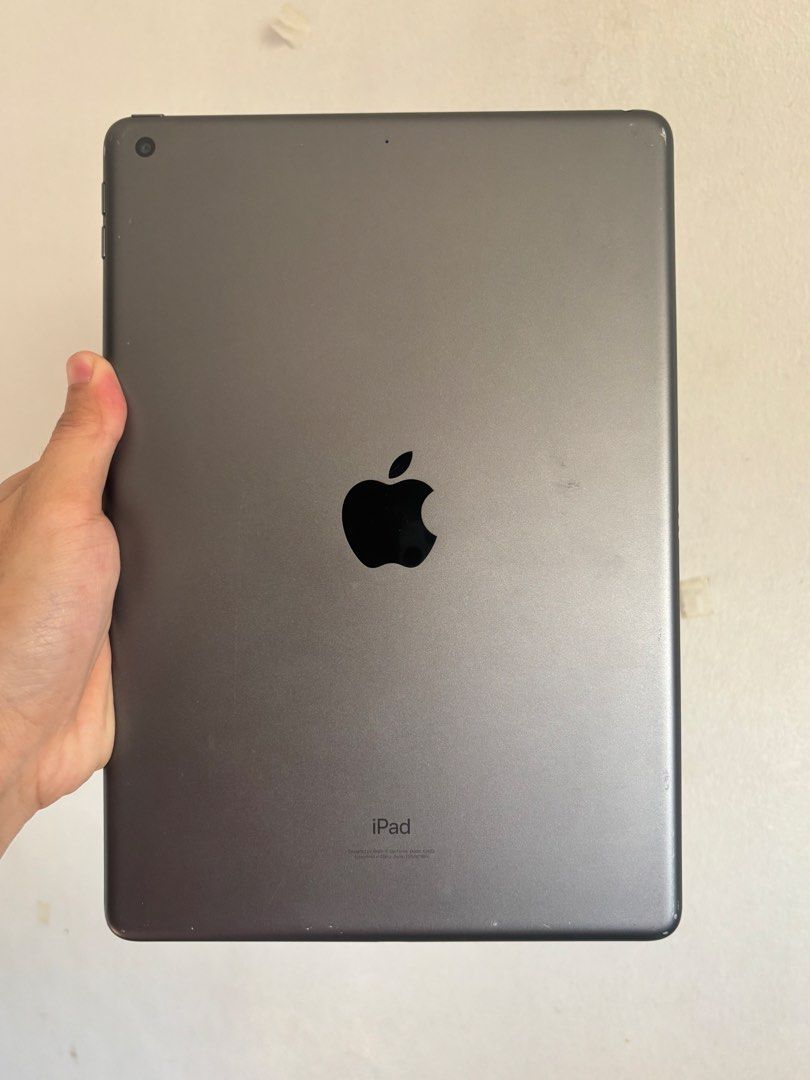 iPad 9th Gen 256gb WiFi (Category: iPad) located in Manila. Submitted by harlee070 (Listing ID 1467943610, Image 1). Description: FOR SELL: iPad 9th Gen 256gb WiFi+Cellular Price: 15,000 only ✅No issue, very functional since madalas lang magamit. ✅iPad OS 26.6.1 ✅Smooth performance ✅Working front and back cam ✅In great condition especially for school with lots of storage and cellular slot ✅Box with same IMEI Only has cosmetic issues as a sign of 