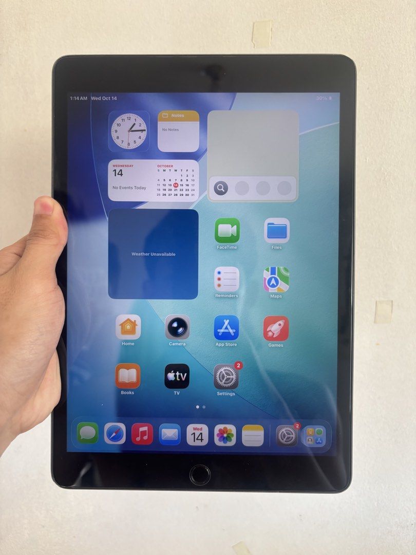 iPad 9th Gen 256gb WiFi (Category: iPad) located in Manila. Submitted by harlee070 (Listing ID 1467943610, Image 2). Description: FOR SELL: iPad 9th Gen 256gb WiFi+Cellular Price: 15,000 only ✅No issue, very functional since madalas lang magamit. ✅iPad OS 26.6.1 ✅Smooth performance ✅Working front and back cam ✅In great condition especially for school with lots of storage and cellular slot ✅Box with same IMEI Only has cosmetic issues as a sign of 