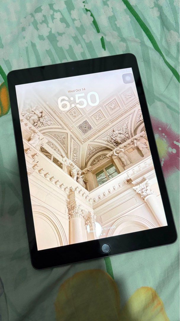 iPad 9th Generation 64GB (Category: iPad) located in Cavite. Submitted by crisreano20 (Listing ID 1467948889, Image 1). Description: .