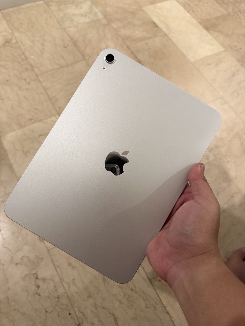 iPad A16 (Category: iPad) located in Manila. Submitted by harryelizondo (Listing ID 1468012576, Image 3). Description: For Sale only iPad A16 Silver 128gb 100% battery health 22 cycle count Unit only Nego for sure buyer Meetup: San Juan / Manda.