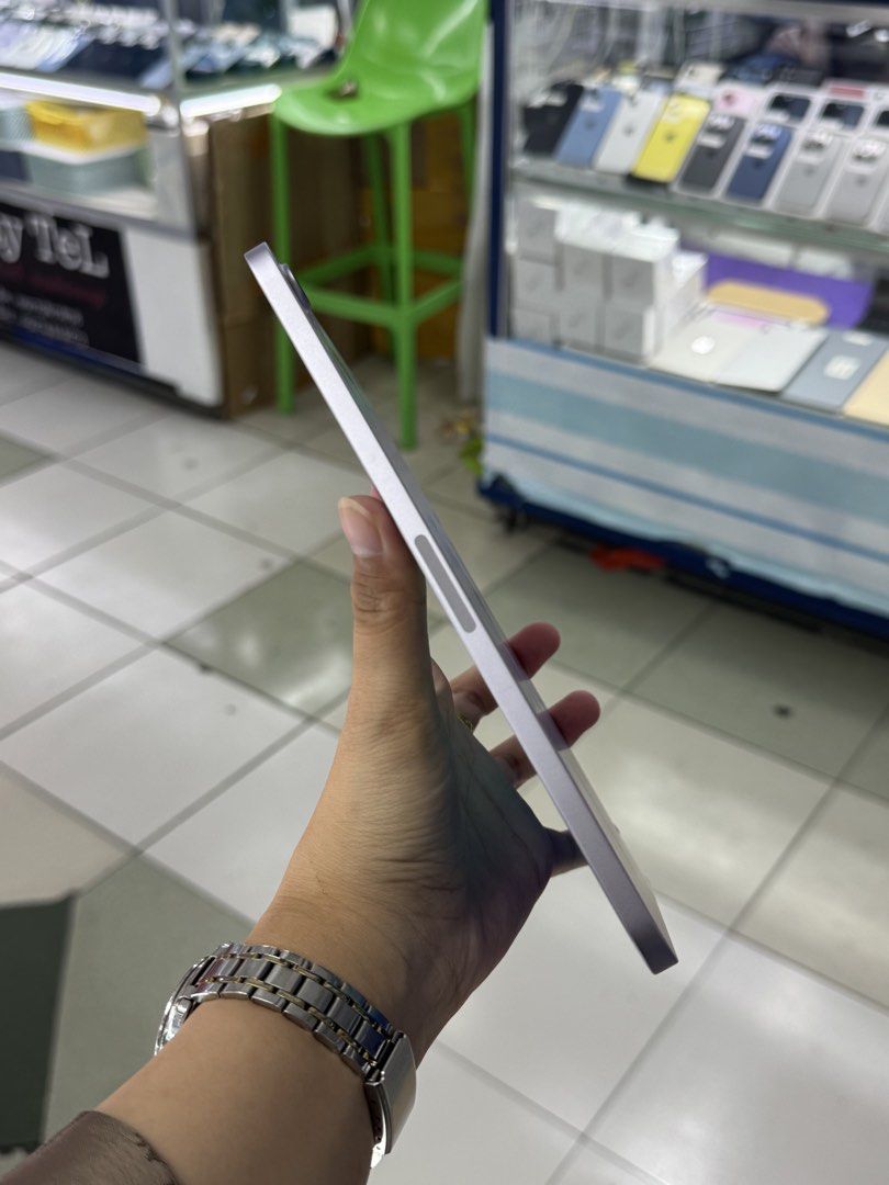 IPAD MINI 7 256GB 91BH WIFI ONLY (Category: iPad) located in San Juan City. Submitted by aynaagadgets (Listing ID 1467980944, Image 2). Description: IPAD MINI 7 256GB WIFI ONLY OCTOBER 2026 STALL #: XB-07 FOR SALE | TRADE / SWAP PASS SA MGA SCAMMERS / THIRD PARTY (RFS: Buy and Sell) ⬇️DETAILS⬇️ •256 GB (Other storage is also available) •Purple (Other color is also available but price may vary) •91%bh •NTC Variant •95% Smooth •Truetone Working •No