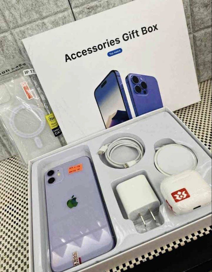 IPHONE 11 128GB (Category: iPhone 11 Series) located in Manila. Submitted by chistine_shop02 (Listing ID 1468025738, Image 1). Description: COMPLETE PACKAGE GOOD AS NEW.