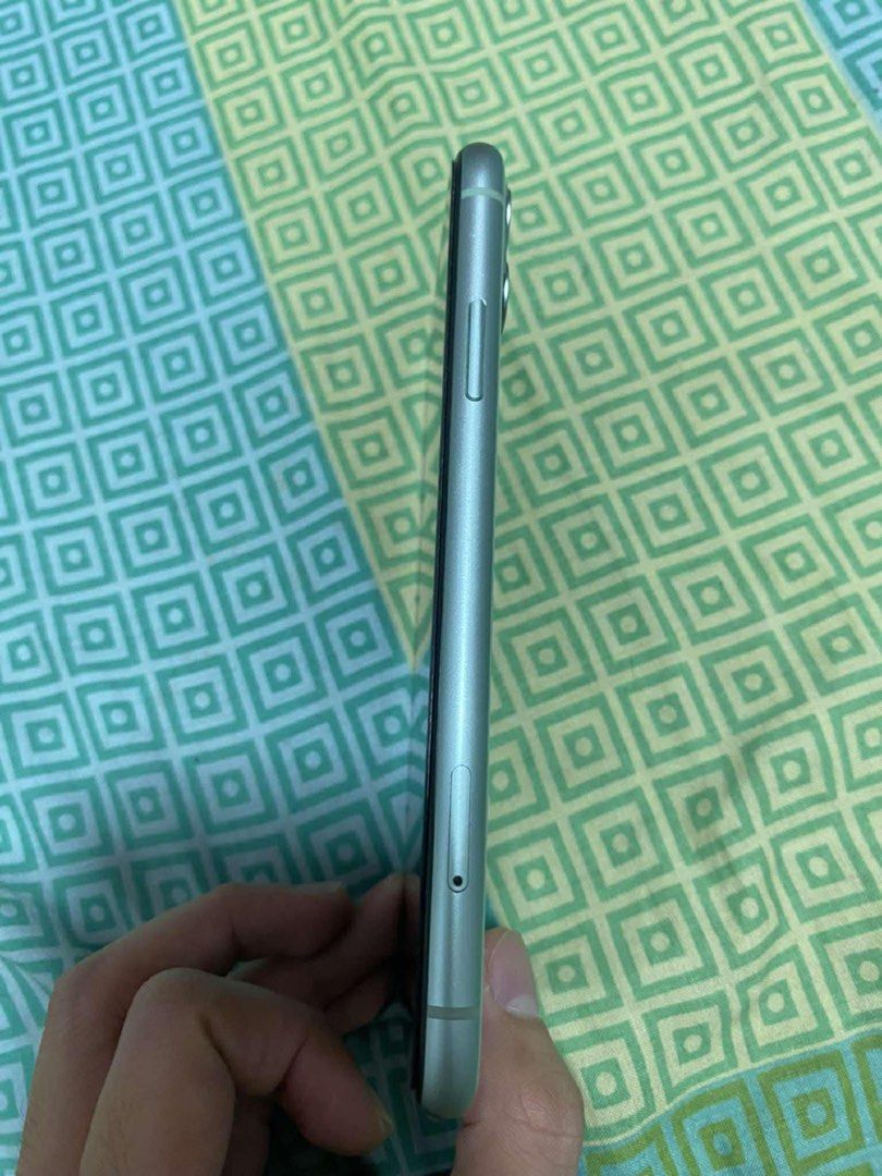 Iphone 11 (Category: iPhone 11 Series) located in Manila. Submitted by rusell89 (Listing ID 1467929366, Image 3). Description: iPhone 11🍎 128gb(green mint) 📱 5500 working Face ID🙋 working truetone☀️ 70% batt health🔋 working all buttons✅ malinaw cam📷 makinis💯 goods for personal use✅ goods pang regalo🎁 inclusions: charger 🔌, case📱, box📦 MEET UP/PICK UP OR COD. ADD FEE.