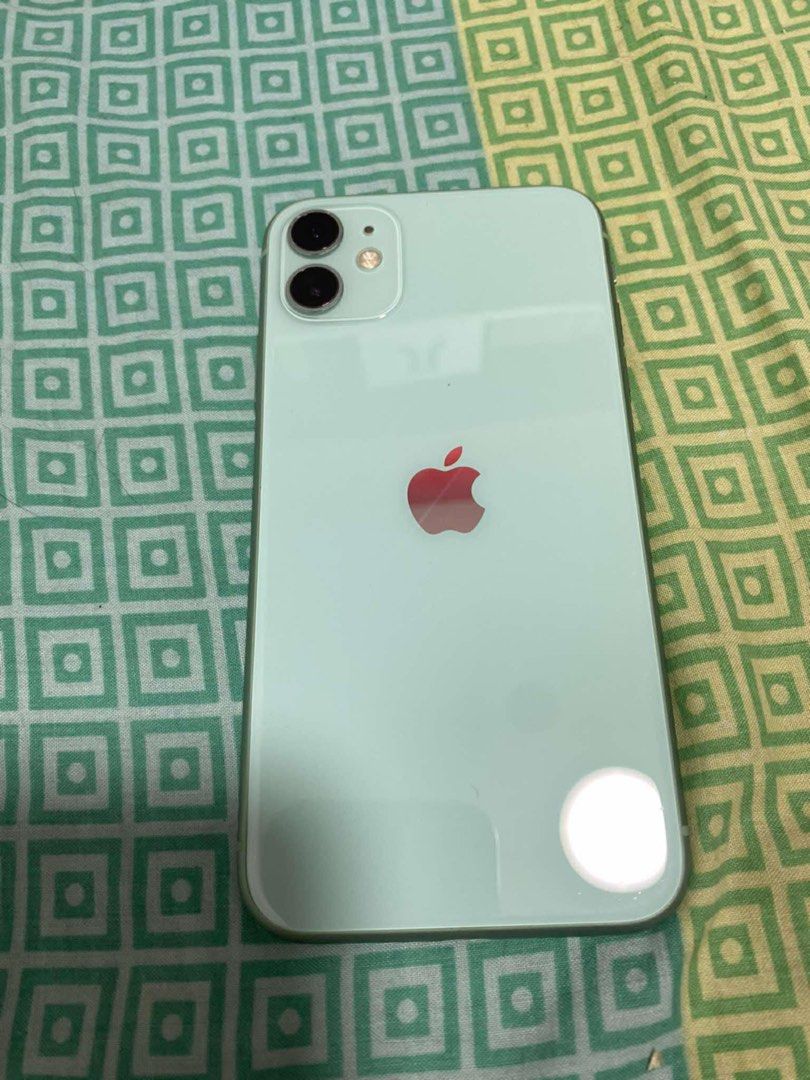 Iphone 11 (Category: iPhone 11 Series) located in Manila. Submitted by rusell89 (Listing ID 1467929366, Image 2). Description: iPhone 11🍎 128gb(green mint) 📱 5500 working Face ID🙋 working truetone☀️ 70% batt health🔋 working all buttons✅ malinaw cam📷 makinis💯 goods for personal use✅ goods pang regalo🎁 inclusions: charger 🔌, case📱, box📦 MEET UP/PICK UP OR COD. ADD FEE.