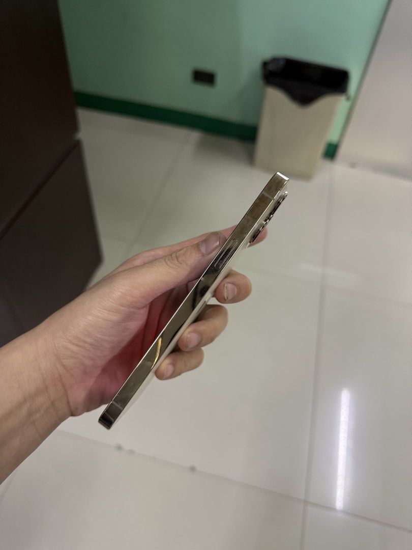 iPhone 13 pro max 128gb (Category: iPhone 13 Series) located in Las Pinas. Submitted by riseu (Listing ID 1467915447, Image 2). Description: iphone 13 pro max 128gb 89 battery health Openline factory unlock Makinis No issue All working True tone Camera, speaker, charging port, working all 23.5k slightly neg Las pinas or lasalle location .