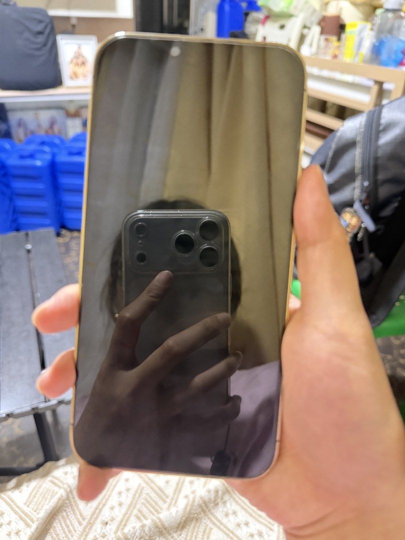 Iphone 13 Pro Max Gold 128gb (Category: iPhone 13 Series) located in Manila. Submitted by enticexx (Listing ID 1467975027, Image 2). Description: Iphone 13 Pro Max 128gb Gold Unit only - All orig parts -no history of repair - 70 bh - issues: camera lens ( di nakaka affect sa output/picture) .