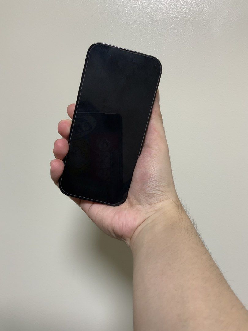 Iphone 14 Pro 128 GB (Category: iPhone 14 Series) located in Makati City. Submitted by stephen201929 (Listing ID 1468053139, Image 2). Description: Good condition Makinis No issues No box No history of repair 72% Battery Health.