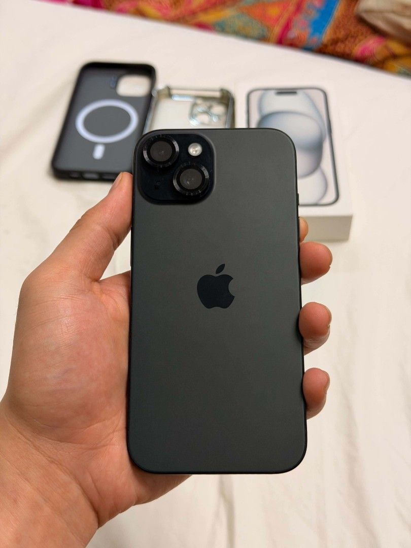 Iphone 15 (Category: iPhone 15 Series) located in Pasig City. Submitted by erhecca.bear (Listing ID 1468024942, Image 3). Description: Iphone 15 ZP/A Brandnew 3months old 100% 50cc 128GB Complete with box no cord Underwarranty.