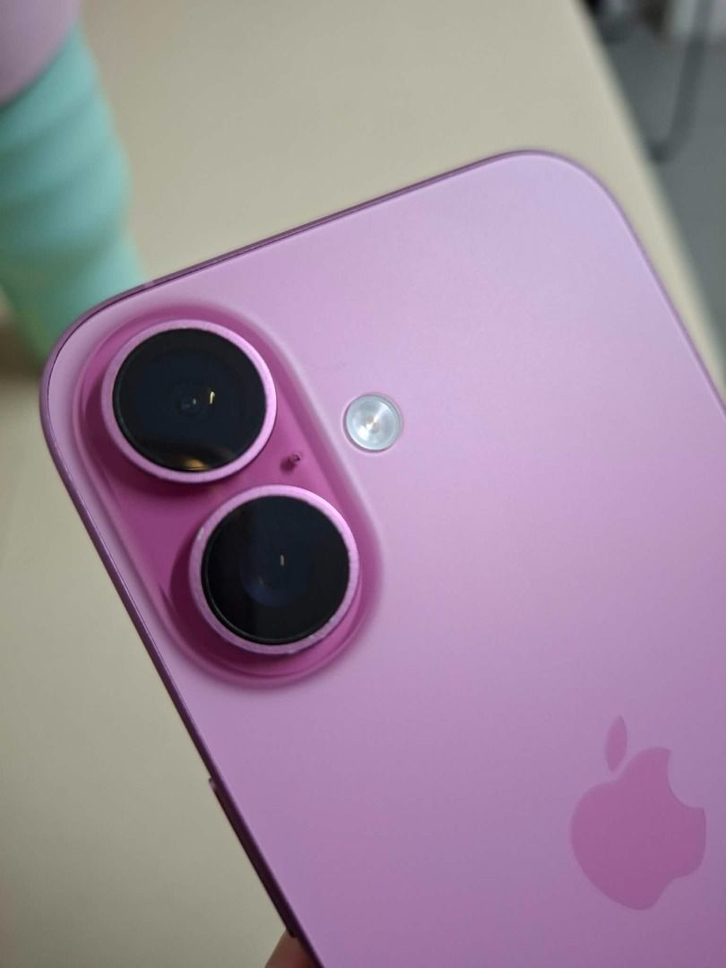 iPhone 16 256gb Pink (Category: iPhone 16 Series) located in Marilao. Submitted by buzhidao420 (Listing ID 1467967939, Image 3). Description: IPHONE 16 BASE MODEL - 256gb - matte screen protector /w signs of usage (pic 2) di ko na tanggalin kasi super fresh ng screen sa ilalim - color: pink - iOS version: 26.6.2 - battery health: 88% (612 cycle count) - true tone ✅ face id ✅ - no history of repair/replacement parts - bought from powermac, 1st own