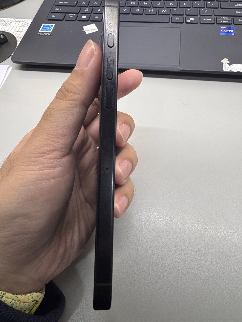 iphone 16 promax 256gb (Category: iPhone 16 Series) located in Muntinlupa City. Submitted by hanzgideon (Listing ID 1467933115, Image 3). Description: battery health 89% no issue no history of repair globe lock until november 2026 RFS - upgrade.