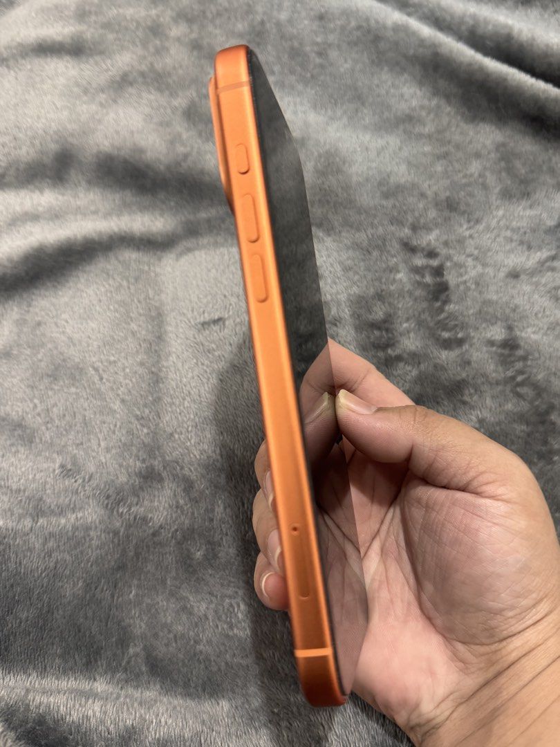 IPHONE 17 PRO MAX COSMIC ORANGE (Category: iPhone 17 Series) located in Manila. Submitted by lozadajasminesam (Listing ID 1468000318, Image 3). Description: IPHONE 17 PRO MAX 512g. COSMIC ORANGE ANYSIM BATT HEALTH 100% CYCLE COUNT 106 NO ISSUE NO DENTS INCLUSION: original box and case .