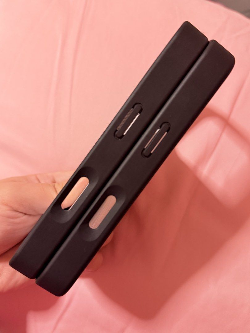 Iphone 17 Pro Wildflower Cases (Take All) Both No Box (Category: Cases & Sleeves) located in Mandaluyong City. Submitted by nesscutie (Listing ID 1467998232, Image 3). Description: Selling both for Take All my 17 Pro Wildflower Cases (Taylor Giavasis & Precious Moments Ballerina Bulldog) Authentic - No Box -authentic (bought from someone on Marketplace FB as Brandnew) -Slightly used and Like New - mild sign of usage (not noticeable) on Taylor Gia