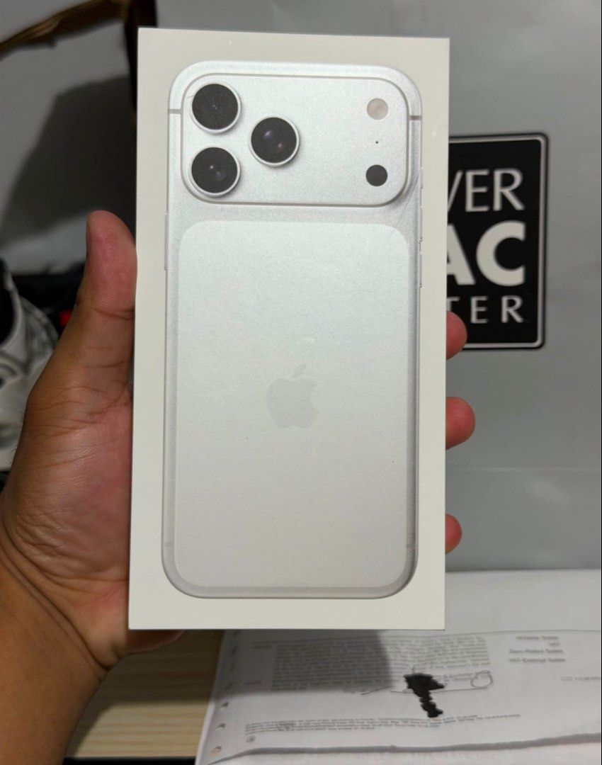 iPhone 17 promax 1tb sealed (Category: iPhone 17 Series) located in Manila. Submitted by mave121 (Listing ID 1467911304, Image 2). Description: .