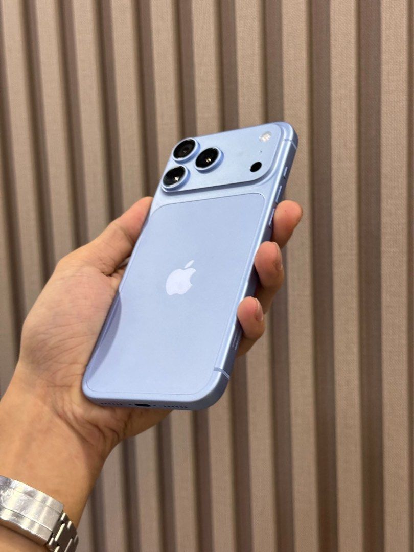 Iphone 18 Promax 1T (Category: iPhone 18 Series) located in Angeles City. Submitted by rarehawkraffy (Listing ID 1467878079, Image 3). Description: iPhone 18 Pro Max 1TB Color: Light Blue Batt: 100% Cycle Count: 12 only Condition: Good as New Inclusions: • Complete Box • Original Charger Asking Price: ₱130,000 Open for trade-in / swap. .