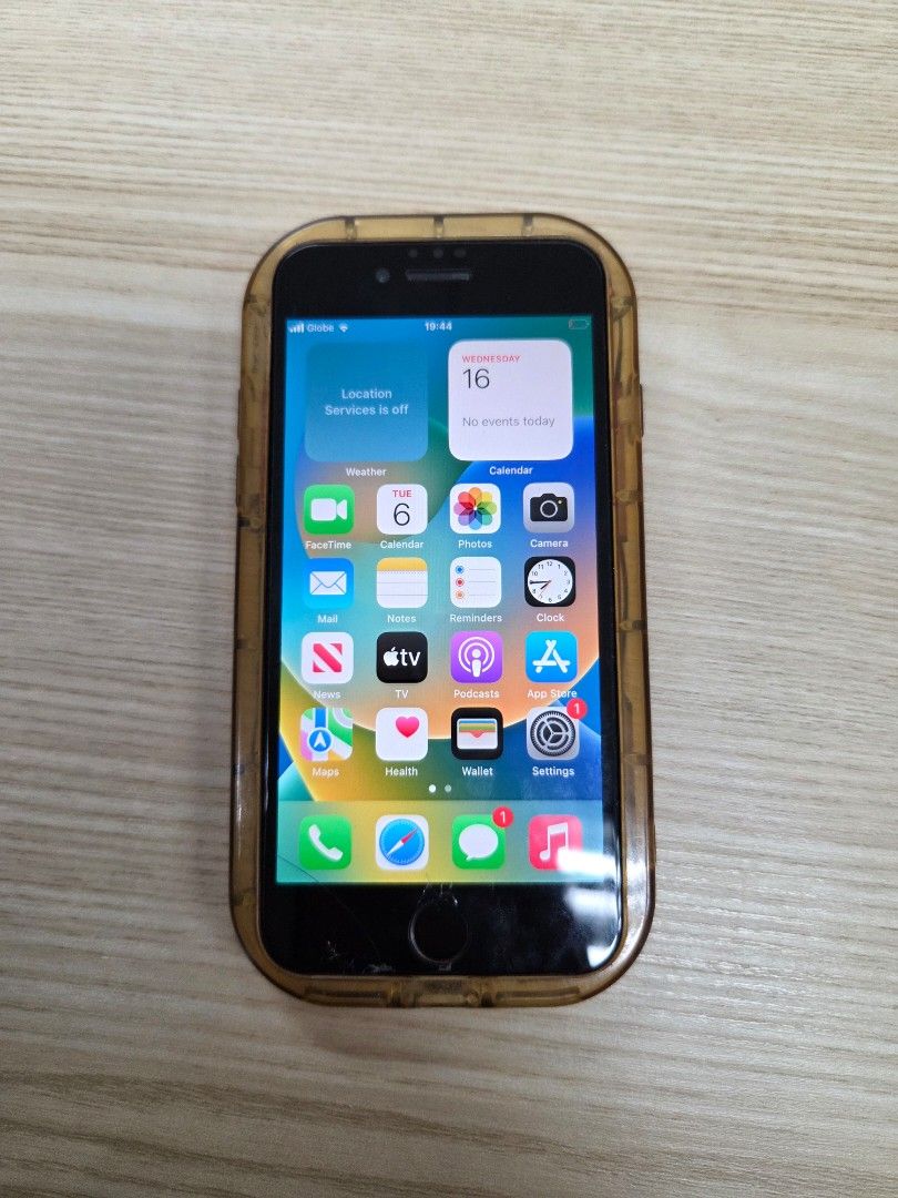 iPhone 8 (Category: iPhone 8 Series) located in Manila. Submitted by ibnrssa (Listing ID 1467988710, Image 1). Description: iPhone 8 64gb message to negotiate price heavily used free case and lightning cable.
