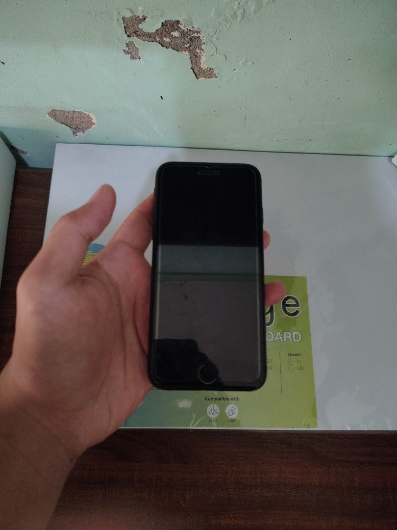 Iphone se 2nd generation (Category: iPhone SE Series) located in Manila. Submitted by thrift2dripp (Listing ID 1467846424, Image 2). Description: IPHONE SE 2ND GEN 📍dents on physical appearance 📍128gb 📍79%bh (replaced battery) 📍ios 27 updated na 📍wifi used (di pa nattry ireset) 📍can put own apple ID 📍truetone working 📍japan variant 📍with screen protector, case and BAVIN charger 📍negotiable price.