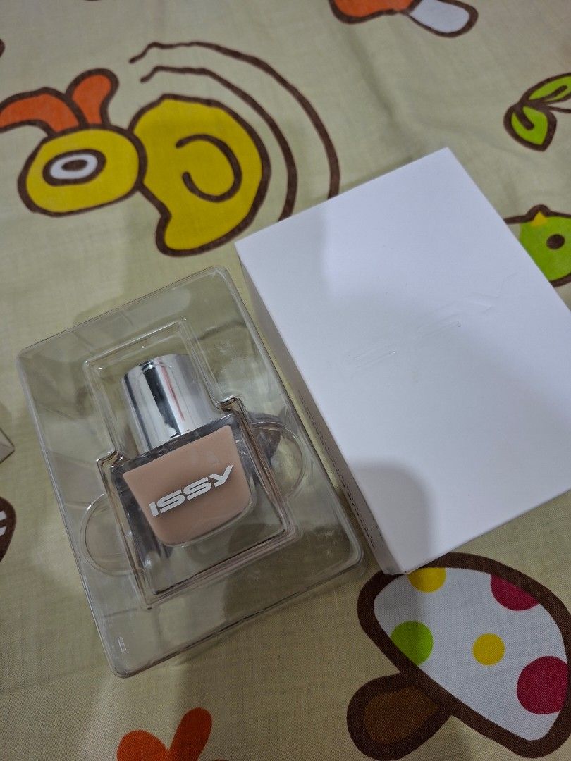 ISSY Active Foundation (Category: Makeup) located in Manila. Submitted by anachibi (Listing ID 1467870136, Image 1). Description: RFS: Wrong Shade Condition: Used for swatching only.