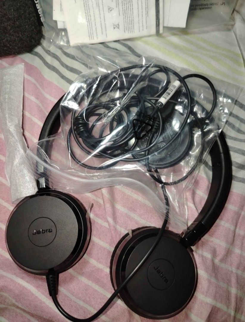 Jabra Evolve 30 II Stereo MS Headset (Category: Headphones & Headsets) located in Manila. Submitted by drizzyfama (Listing ID 1467946053, Image 3). Description: - Model: Jabra Evolve 30 II corded stereo headset - Compatibility: Certified for Microsoft Teams and Skype for Business - Features: Wired inline call control unit for easy volume and call management - Condition/Inclusions: Includes manuals and protective grey felt carry pouch; cable kept 