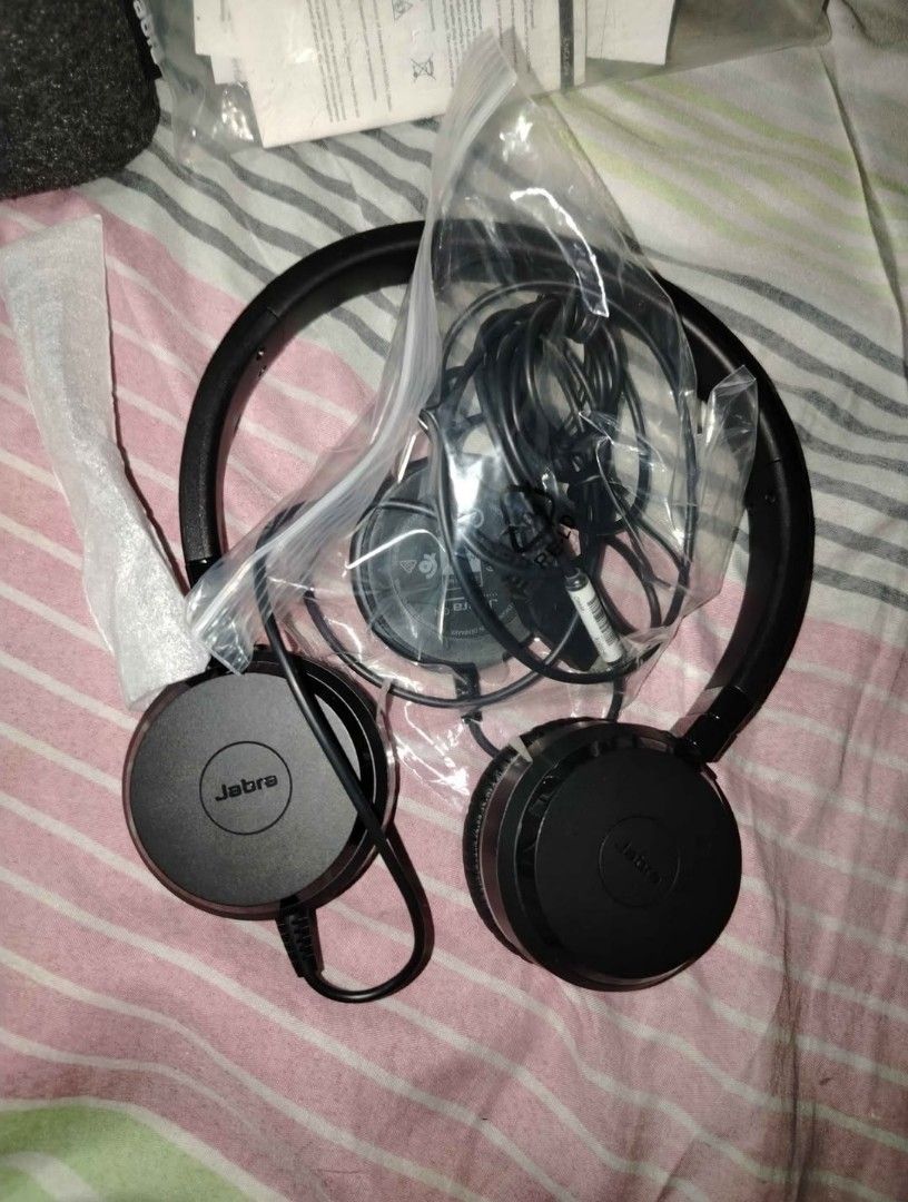Jabra Evolve 30 II Stereo MS Headset (Category: Headphones & Headsets) located in Manila. Submitted by drizzyfama (Listing ID 1467946053, Image 2). Description: - Model: Jabra Evolve 30 II corded stereo headset - Compatibility: Certified for Microsoft Teams and Skype for Business - Features: Wired inline call control unit for easy volume and call management - Condition/Inclusions: Includes manuals and protective grey felt carry pouch; cable kept 