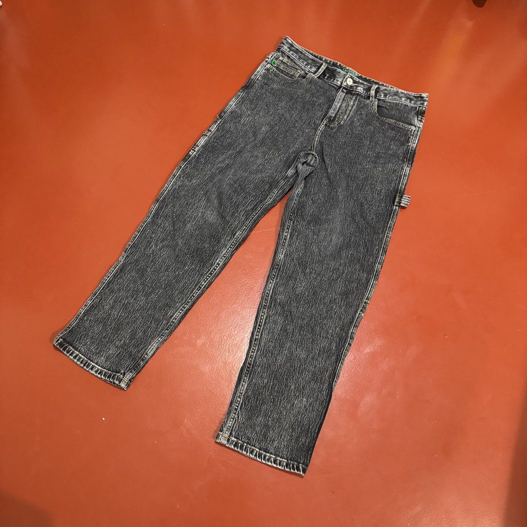 JACK & JONES CARPENTER SK8ER PANTS (Category: Jeans) located in Pasig City. Submitted by buzzthrifty (Listing ID 1468002810, Image 2). Description: SIZE 32-WAIST 40"LENGTH 7.5"HEM GOOD AS NEW .