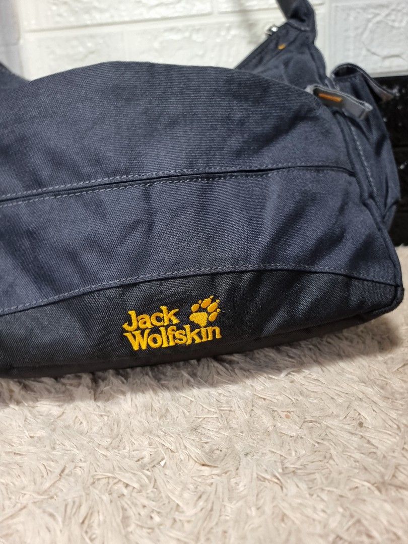 Jack wolfskin Sling bag (Category: Sling Bags) located in Bugallon. Submitted by preloverelove07 (Listing ID 1467915469, Image 3). Description: Pangasinan Authentic Free shipping medium.