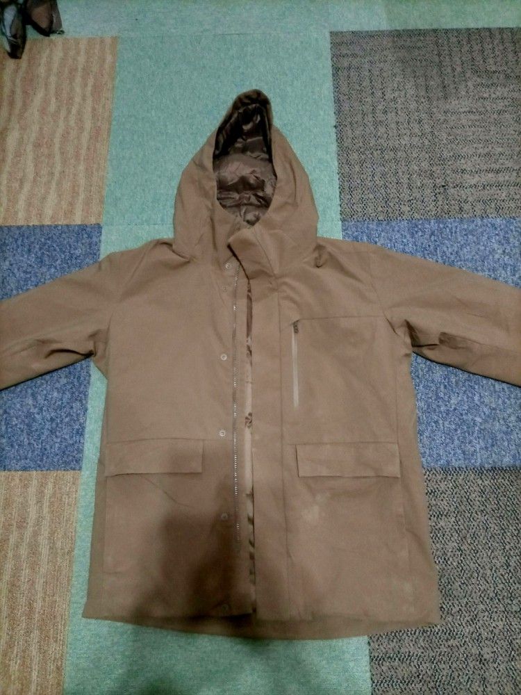 UNIQLO JACKET (Category: Coats, Jackets and Outerwear) located in Quezon City. Submitted by plaguedr. (Listing ID 1467994482, Image 1). Description: UNIQLO JACKET (Semi Puffer) Light Padded and Super Comfy to wear Condition: 10/10 Color: 10/ 10 Coffee Brown/ Dark Khaki No Issue Dimensions Length: 28 inches (Laid Flat) Width: 22.5 inches (Pit to pit laid flat) Body Frame: Medium - Large.