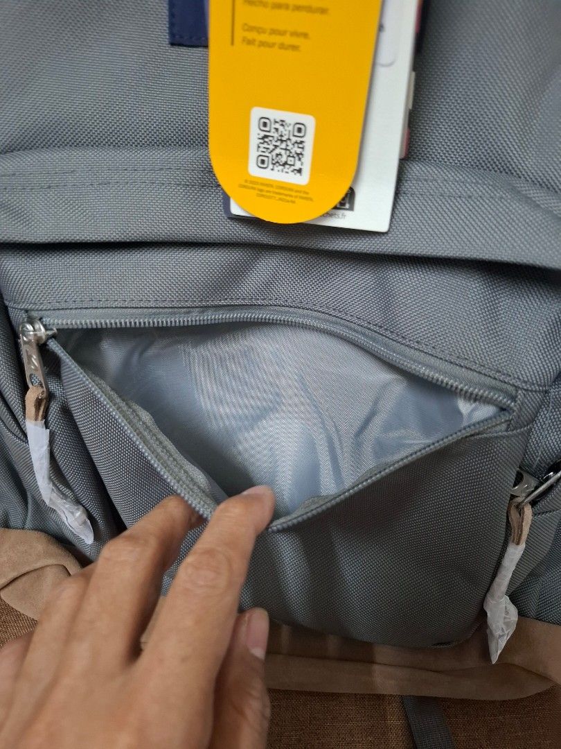 JanSport Right Pack Grey Backpack with Suede Bottom (Category: Backpacks) located in Makati City. Submitted by mayoinso (Listing ID 1468009859, Image 2). Description: Jansport Right Pack 28L Legit and Brand New Color: Graphite Grey - Capacity: 28L - Fabric: 915 Denier Cordura / Suede Leather bottom - One large main compartment - Side water bottle pocket - Dedicated 15-inch padded laptop compartment - Front utility pocket with zippered rain flap o