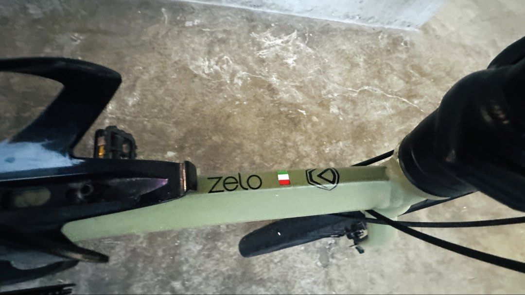 JAVA ZELO V2 (Category: Bicycles) located in Singapore. Submitted by thrifty_well.loved (Listing ID 1467945277, Image 5). Description: I am selling my Java Zelo v2 folding bicycle It’s in good shape No issues . Few noticeable rust on few bolts Will include helmet also Thank you Any Questions Please leave me a message 😉.