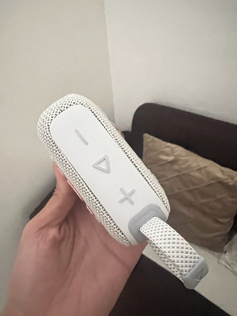 JBL GO 4 SPEAKER (Category: Soundbars, Speakers & Amplifiers) located in Manila. Submitted by apreloved.co (Listing ID 1467908834, Image 3). Description: RFS: want to buy a soundbar ☺️ Used only for a month.