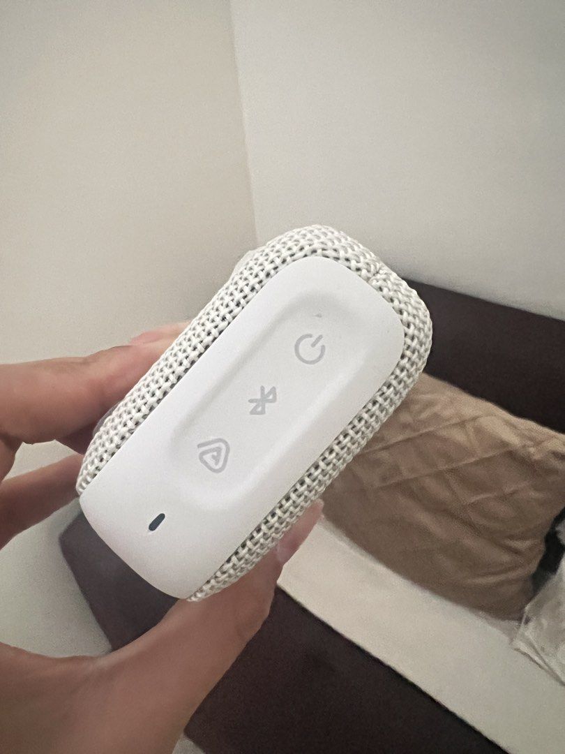 JBL GO 4 SPEAKER (Category: Soundbars, Speakers & Amplifiers) located in Manila. Submitted by apreloved.co (Listing ID 1467908834, Image 2). Description: RFS: want to buy a soundbar ☺️ Used only for a month.