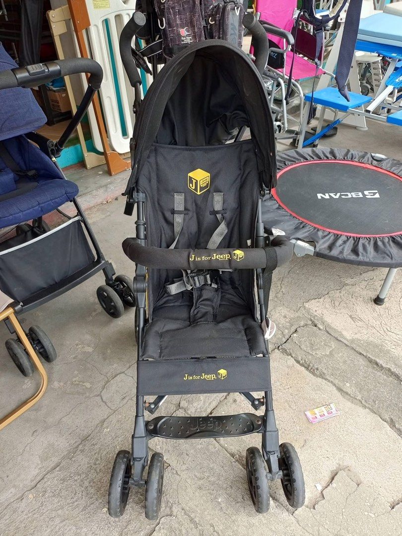 Jeep Lightweight Umbrella Stroller Black Yellow (Category: Strollers) located in Manila. Submitted by batusaipus03057 (Listing ID 1467895657, Image 2). Description: NEW ARRIVALS JEEP BRAND STROLLER Good for 6 months to toddler Semi-reclinable . Light Weight Umbrella type. No issue. No discoloration 📍 Dasmariñas Cavite Salitran.