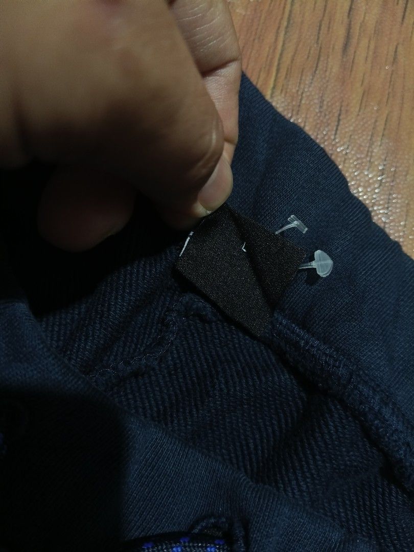 Jogger (Category: Activewear) located in Valencia. Submitted by castilloukay_372f09 (Listing ID 1467876201, Image 3). Description: .