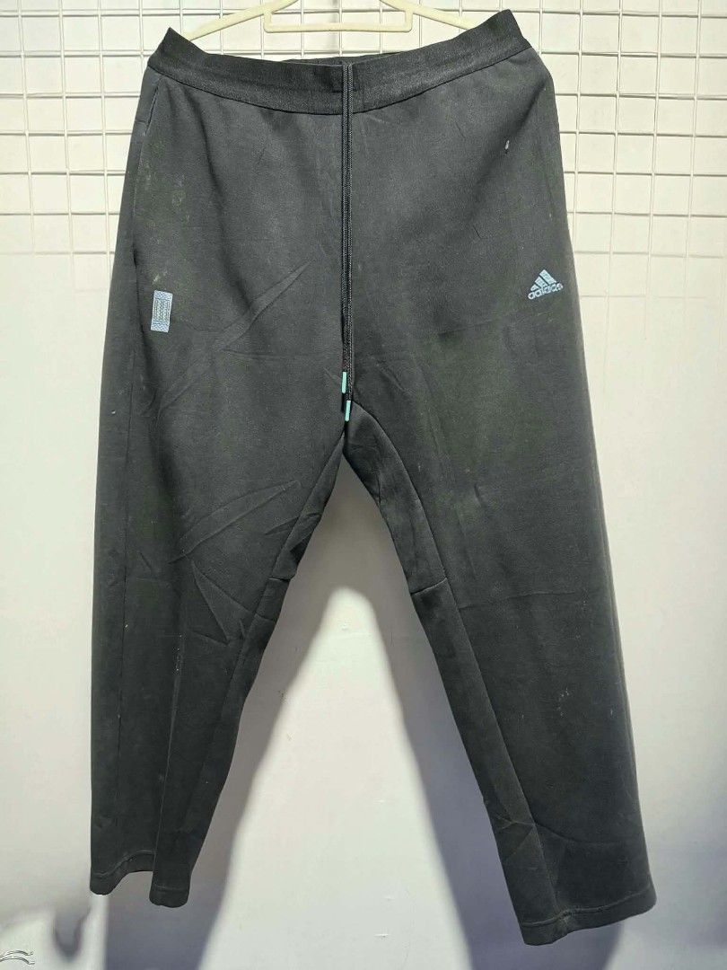 Jogger Pants (Category: Joggers) located in Bulacan. Submitted by ukaybrandedshop (Listing ID 1467891899, Image 2). Description: 🔥 NEW ARRIVAL JOGGER PANTS 🔥 Bagong bukas! Mga branded! 🖤 BRANDS AVAILABLE: Adidas / Nike / Puma - Lahat original ukay! Sizes: S to XL available ( 28 to 36 waist ) Garterized lahat - Makapal tela, pang porma / pang gym / pang daily! 🚚 Ship via J&T / Lalamove 💌 PM SA PRESYO! First mine, first serve! Wag papahuli mga