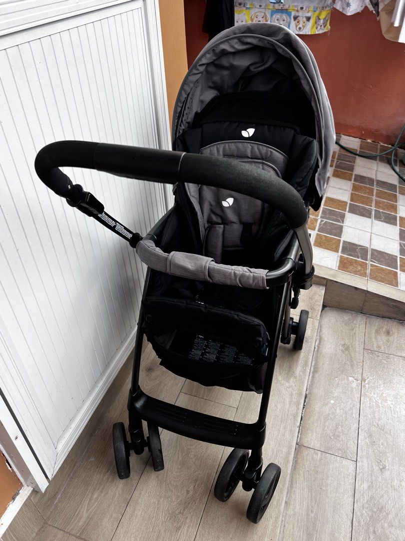 Joie Grey Baby Stroller Pram (Category: Strollers) located in Santa Rosa. Submitted by sheloysomeness (Listing ID 1467915606, Image 2). Description: Joie Mirus Stroller - Pram with Reversible Handle, Suitable for 4 years and below Condition: 9/10 Like new talaga Bihira kami lumabas and may pinag lumaan pa stroller ang kuya niya Honest issue: wala kasi di talaga nagagamit 😁 Srp ₱11,999 My price ₱7,000.