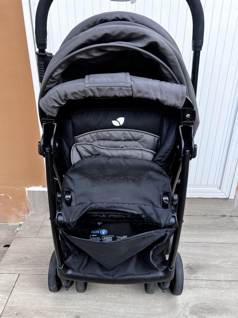 Joie Grey Baby Stroller Pram (Category: Strollers) located in Santa Rosa. Submitted by sheloysomeness (Listing ID 1467915606, Image 3). Description: Joie Mirus Stroller - Pram with Reversible Handle, Suitable for 4 years and below Condition: 9/10 Like new talaga Bihira kami lumabas and may pinag lumaan pa stroller ang kuya niya Honest issue: wala kasi di talaga nagagamit 😁 Srp ₱11,999 My price ₱7,000.