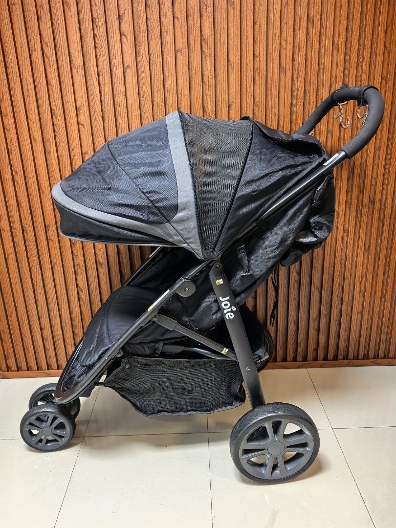 Joie litetrax 3 🛞 (Category: Strollers) located in Manila. Submitted by miradoming32070 (Listing ID 1467923276, Image 2). Description: Joie litetrax 3 ➡️ Newborn to toddler ➡️ Fully recline ➡️ Adjustable seat ➡️ High seat ➡️ Jogger stroller ➡️ For your heavy baby ➡️ Compact fold Like new condition.
