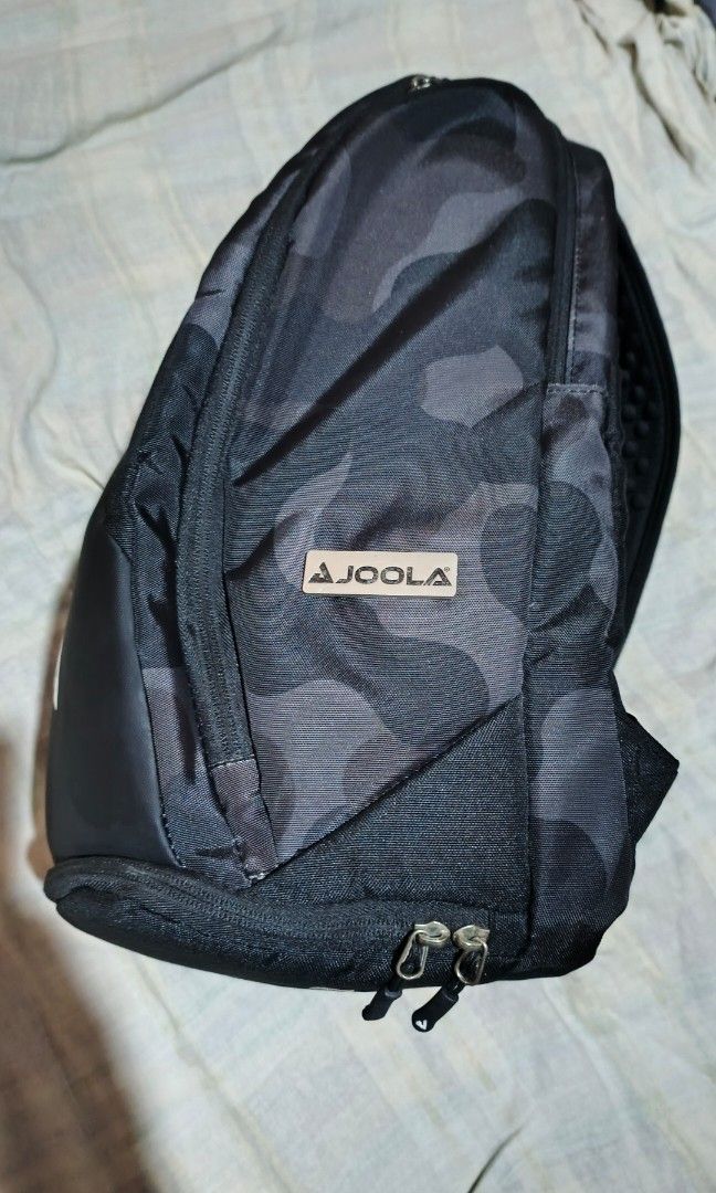 Joola vision bag (Category: Sling Bags) located in Manila. Submitted by jzenroz (Listing ID 1467854325, Image 2). Description: For sale original bag Used still in good condition selling as is lang makabile ng mas malaki Joola vision pickleball bag 1,600 pesos only Fixed mura na yan Original price is 3,900 Bentang tropa na lang Pick up only chua s pavilion dalahican cavite city Mas ok pick up para macheck nyo item Pass sa shipping.