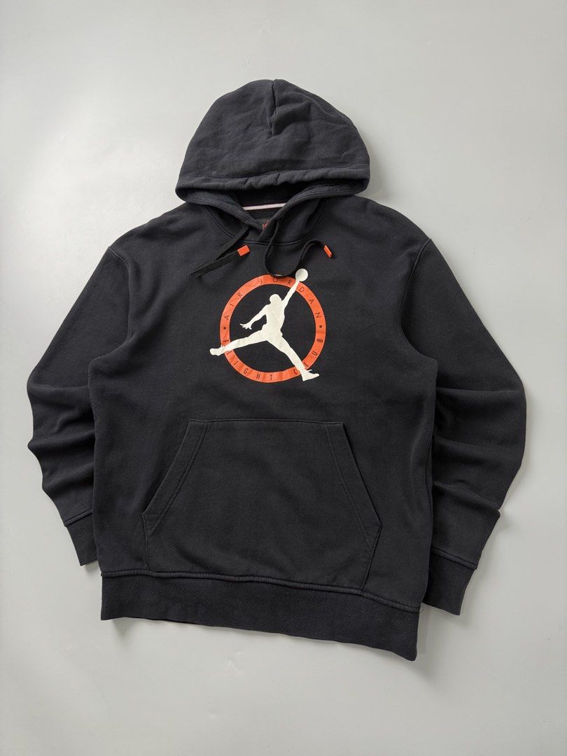 Jordan (Category: Coats, Jackets and Outerwear) located in Pila. Submitted by villanueva80826 (Listing ID 1467980297, Image 2). Description: Jordan Size:medium •Width:21 •Length:26 •Condition:9/10 •Color rate:9/10 Mine:580 +Shipping fee Issue:none Still in good condition Still wearable .