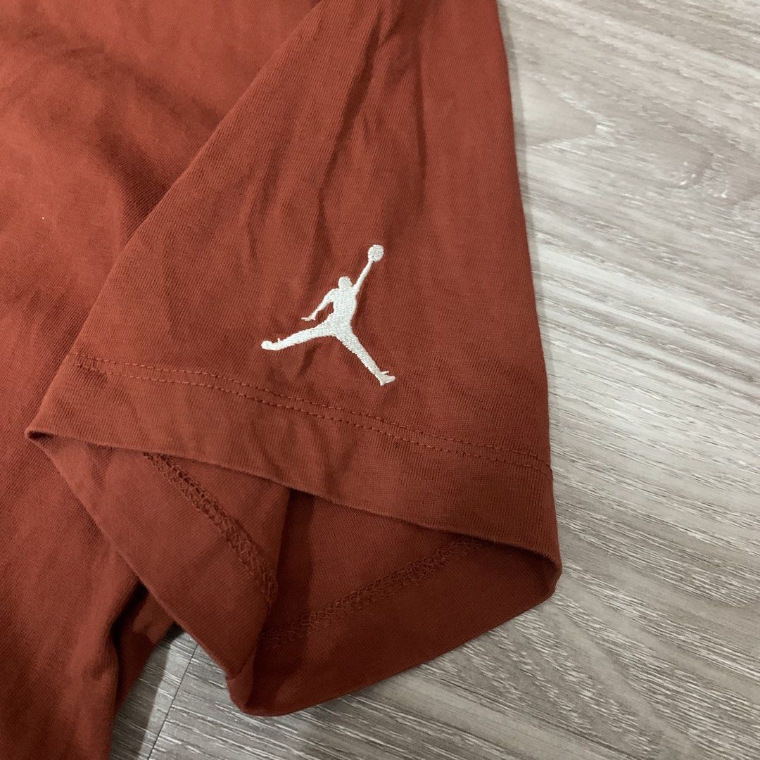 Jordan (Category: Tshirts & Polo Shirts ) located in Cavite. Submitted by yobubsss (Listing ID 1468045330, Image 3). Description: Size medium 20w 30L Good condition No issue.