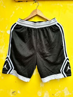 (Category: ) located in . Submitted by tripthriftfinds (Listing ID 1467878089, Image 1). Description: .