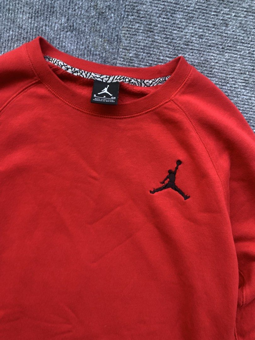 Jordan Dri-FIT Fleece Sweatshirt (Category: Hoodies) located in Marikina City. Submitted by azaero (Listing ID 1467974434, Image 3). Description: Fit to Medium W 19 x L 26.5 Color rate 10/10 .